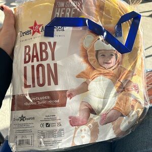 Baby Lion Costume
6-12 months